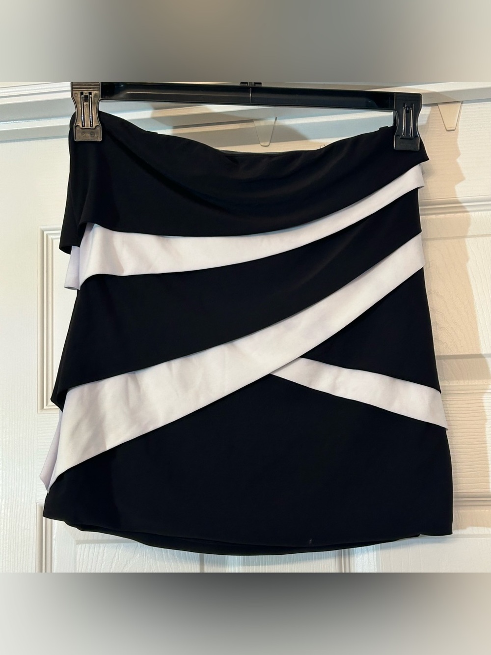 White House Black Market Black & White Tube Top Size M